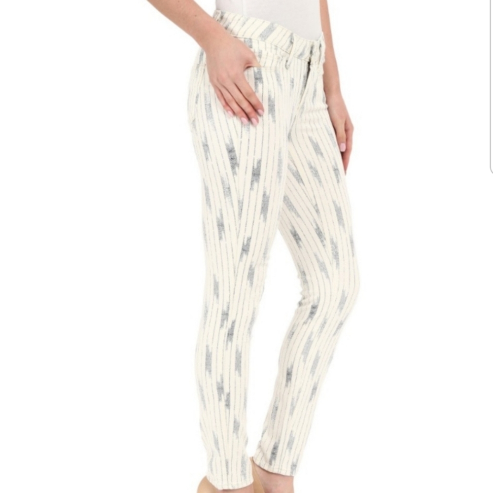 Super cute Paige jeans